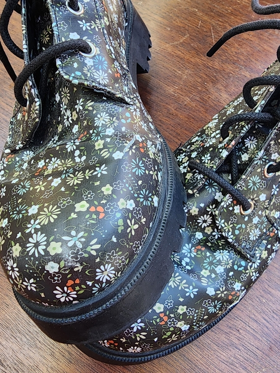 Arizona Jean Company Shoes - Arizona Jean Co Falcon Black Floral Combat Boots Lug Sole [8]